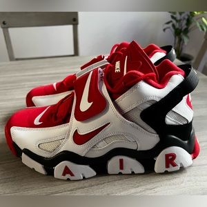 NIKE RARE Air Barrage Mid “University Red” Black/Red/White Sneakers- Size 10 Men